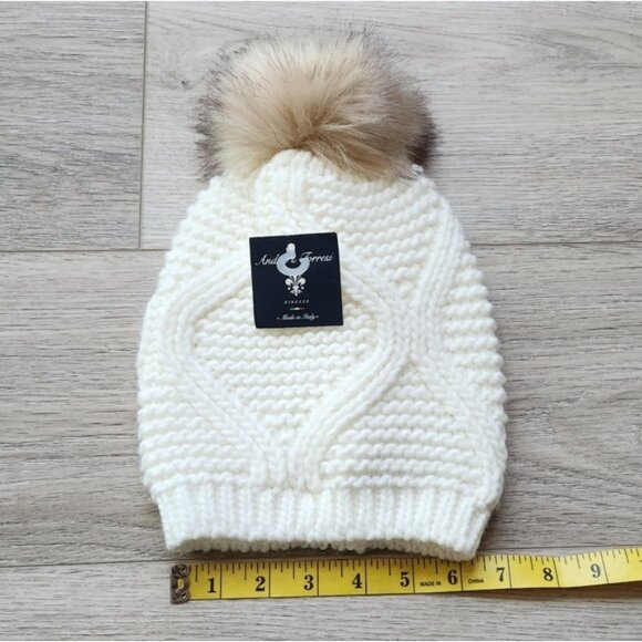 Andrei & Torresi White Beanie Hat with Pom Pom Nwt Winter Casual Dressy Cozy - Picture 5 of 5